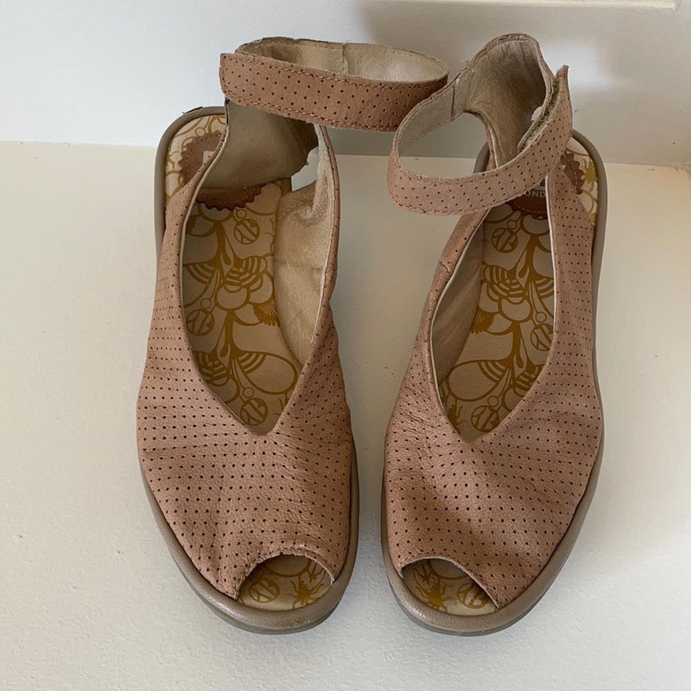 Preowned Fly London Yaya Open Toe Shoe Size 38